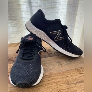 New Balance Women's Fresh Foam Arishi V2 Running Shoe - Size 8.5